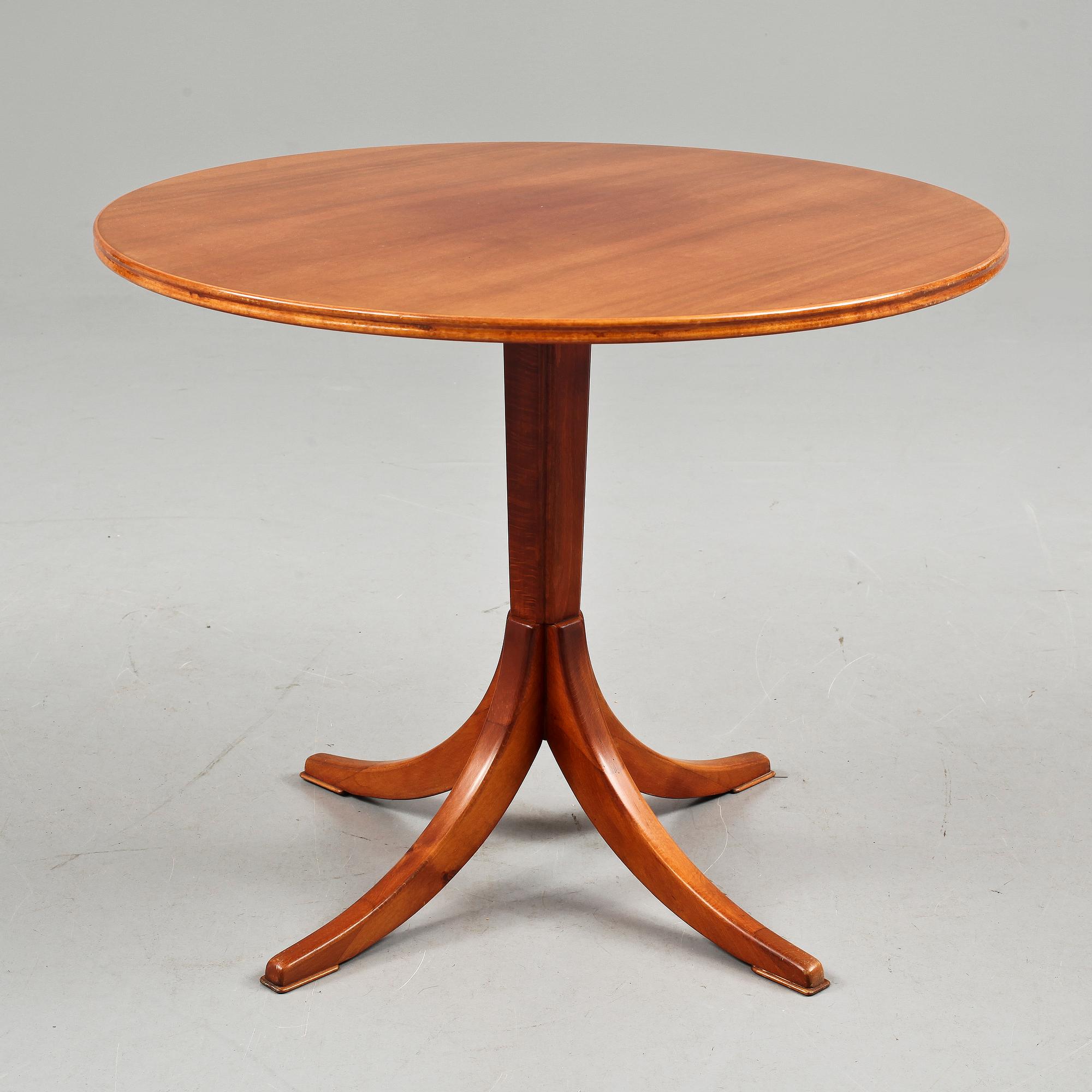 BORD, troligen modell 2053, Josef Frank, Firma Svenskt Tenn, omkring 1900-talets mitt.