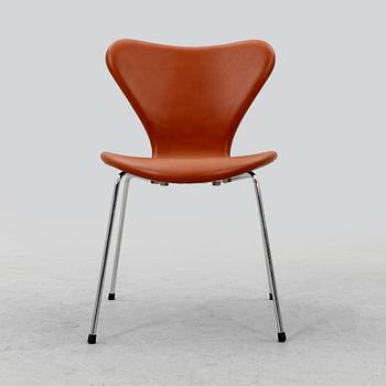 Arne Jacobsen, stolar 4 st "Sjuan" för Fritz Hansen, 1900-talets andra hälft.