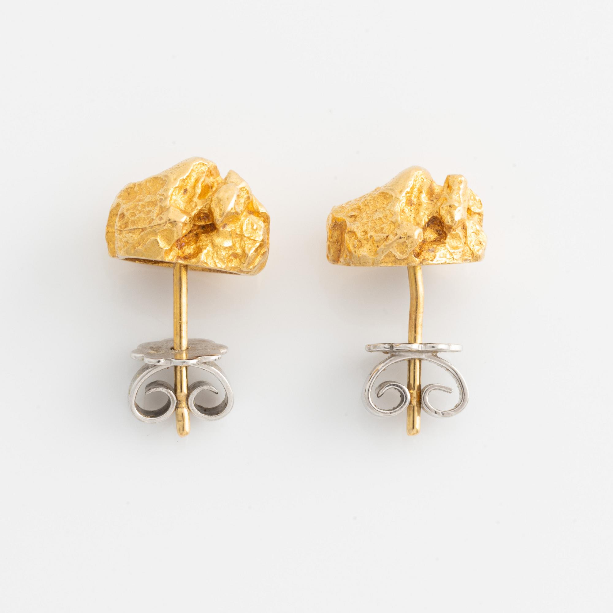 A pair of 18K gold earrings, possibly Lapponia.