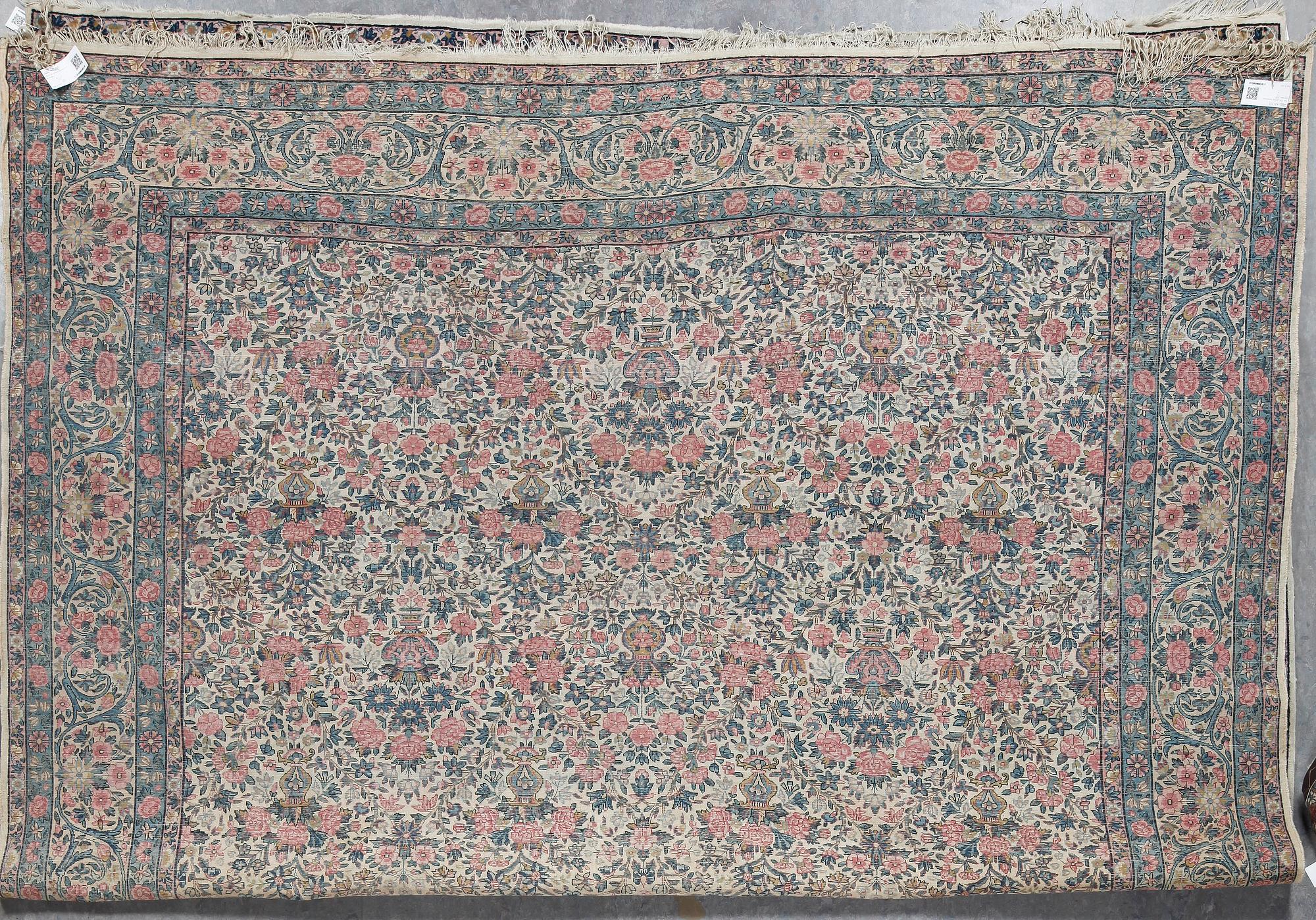 MATTA, antrik/semiantik, Kirman, ca 351x261 cm.