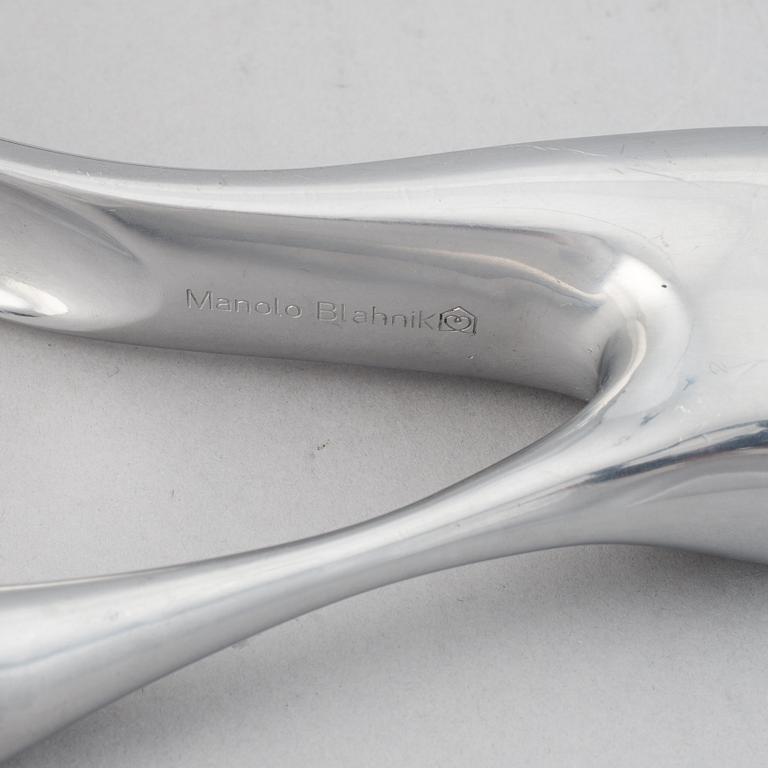 Manolo Blahnik, ett par, skohorn, metall, 2000-tal.