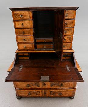 SKRIVSKÅP, barock, 1700-tal.