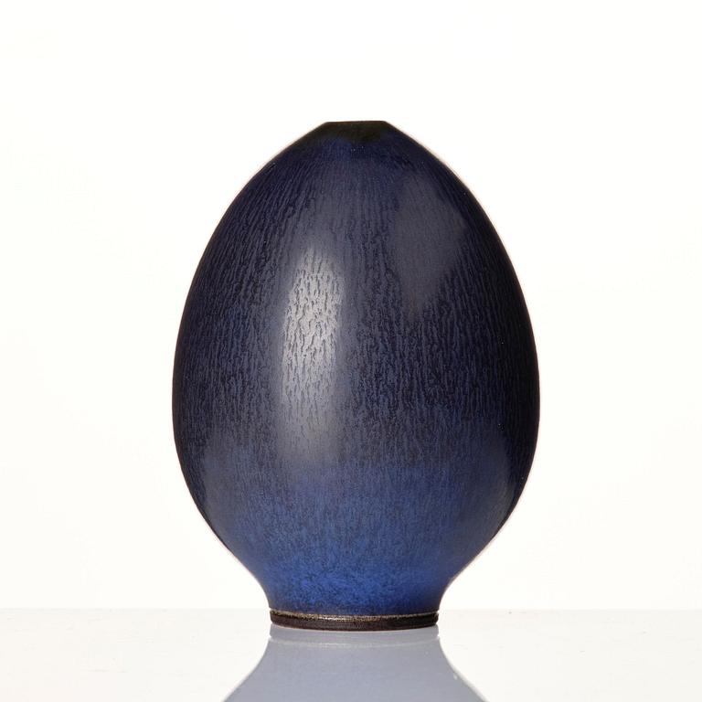 Berndt Friberg, a stoneware bowl and a vase, Gustavsberg Studio 1944-47 and 1957.