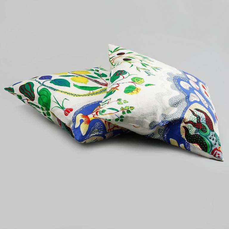 KUDDAR, 2 st, Josef Frank, Firma Svenskt Tenn, omkring år 2000.