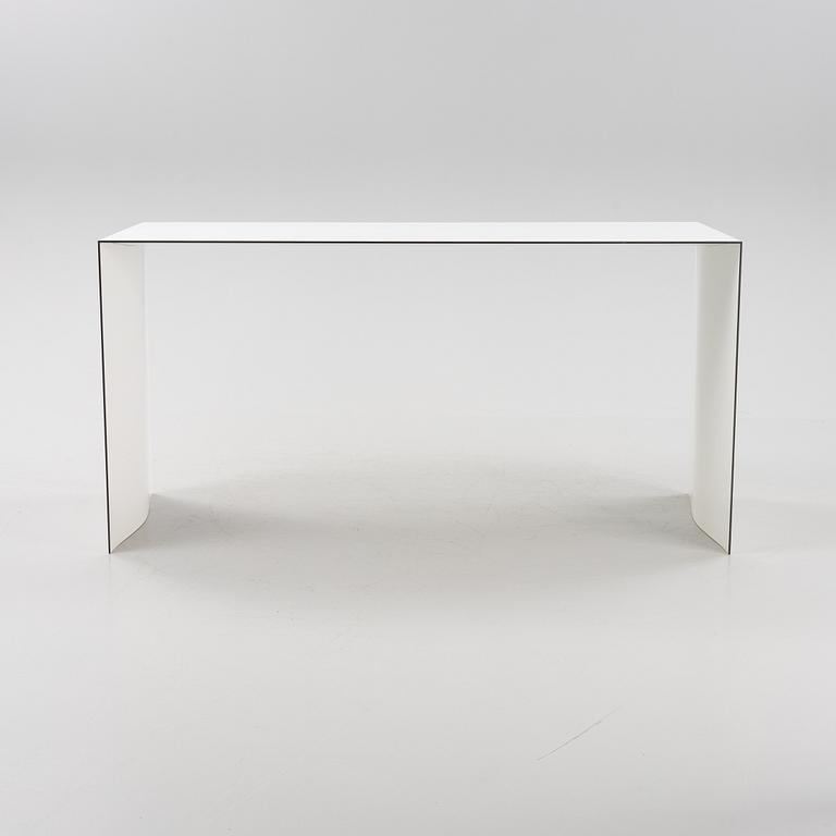 Tobias Berneth, A 'Thinner' table, Karl Andersson & Söner, Huskvarna.