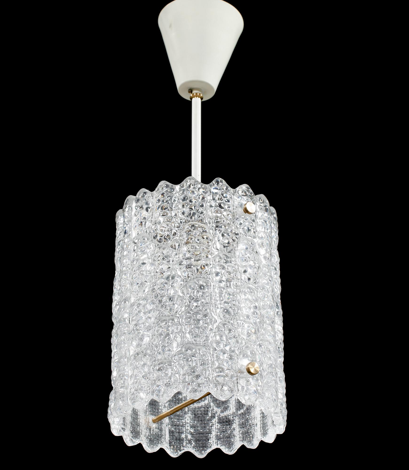 TAKLAMPA, Carl Fagerlund, Orrefors, 1900-talets andra hälft. Höjd 56 cm.