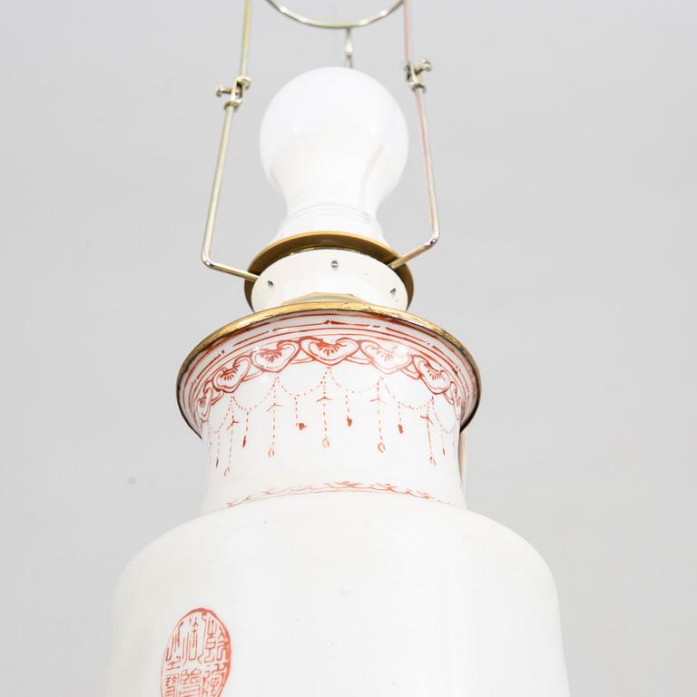 Bordslampor ett par, Kina, 1900-tal.