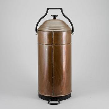 BRANDSLÄCKARE, koppar, Kaj Gudmundsen, Köpenhamn, 1900-talets första hälft.