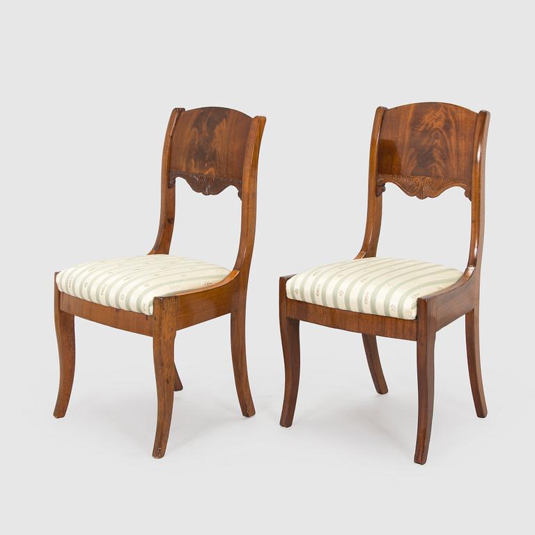 Tuoleja, 3 kpl, biedermeier-tyyli, 1800-luvun loppupuoli.