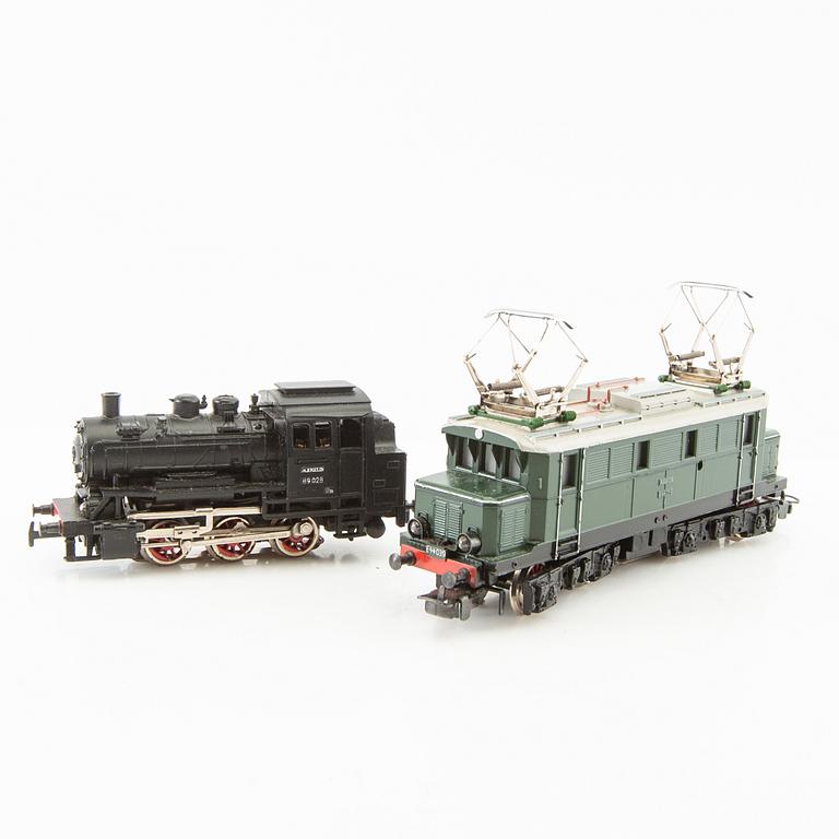 Märklin, train set, including two locomotives, E44039 and 89028.