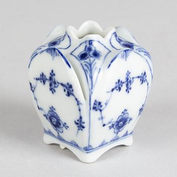 A 'Blue Fluted half lace' / 'Musselmalet' porcelain menu vase, Royal Copenhagen, model 495, 1898-1923.