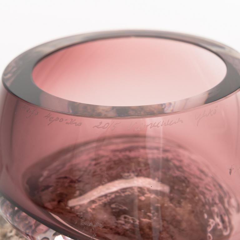 Marja Hepo-aho, glass sculpture 'Finally together' signed Marja Hepo-aho 2015, Glass Studio Mafka&Alakoski Riihimäki.