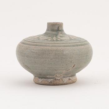 A small celadon Sawankhalok vase, 15th cenury, Royal Nanhai Cargo.