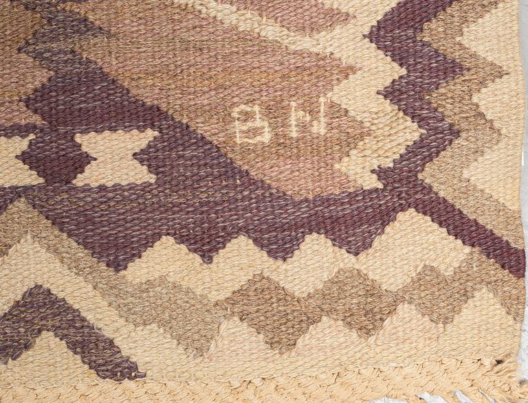 Barbro Nilsson, a carpet, "Strålblomman grå", flat weave, ca 286,5 x 219,5-221,5 cm, signed AB MMF BN.