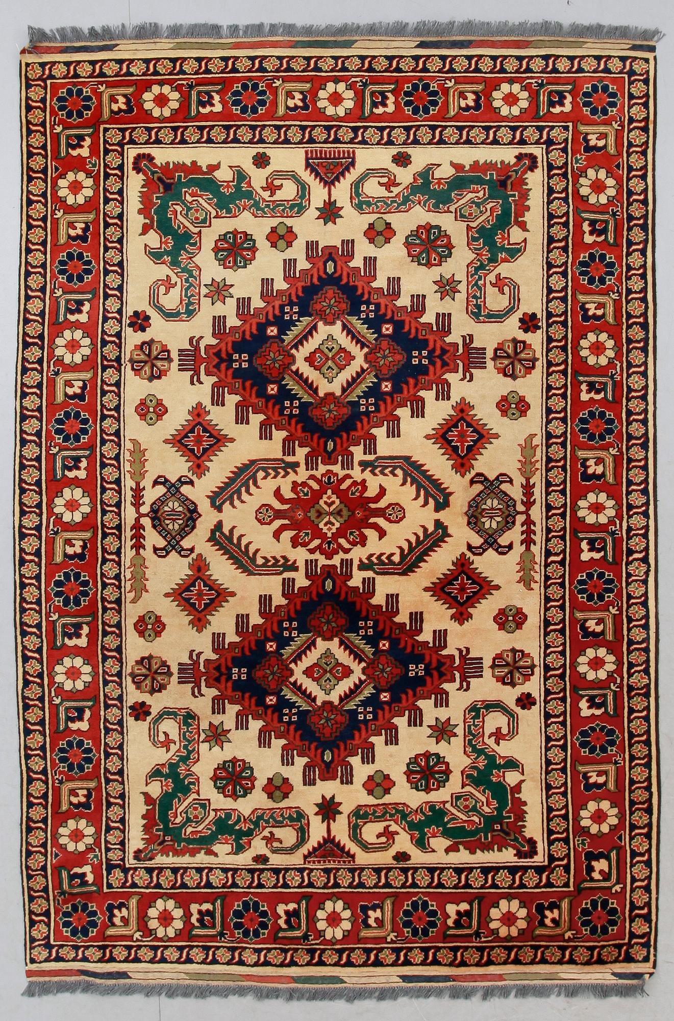 MATTA, orientalisk, ca 252 x 172 cm.