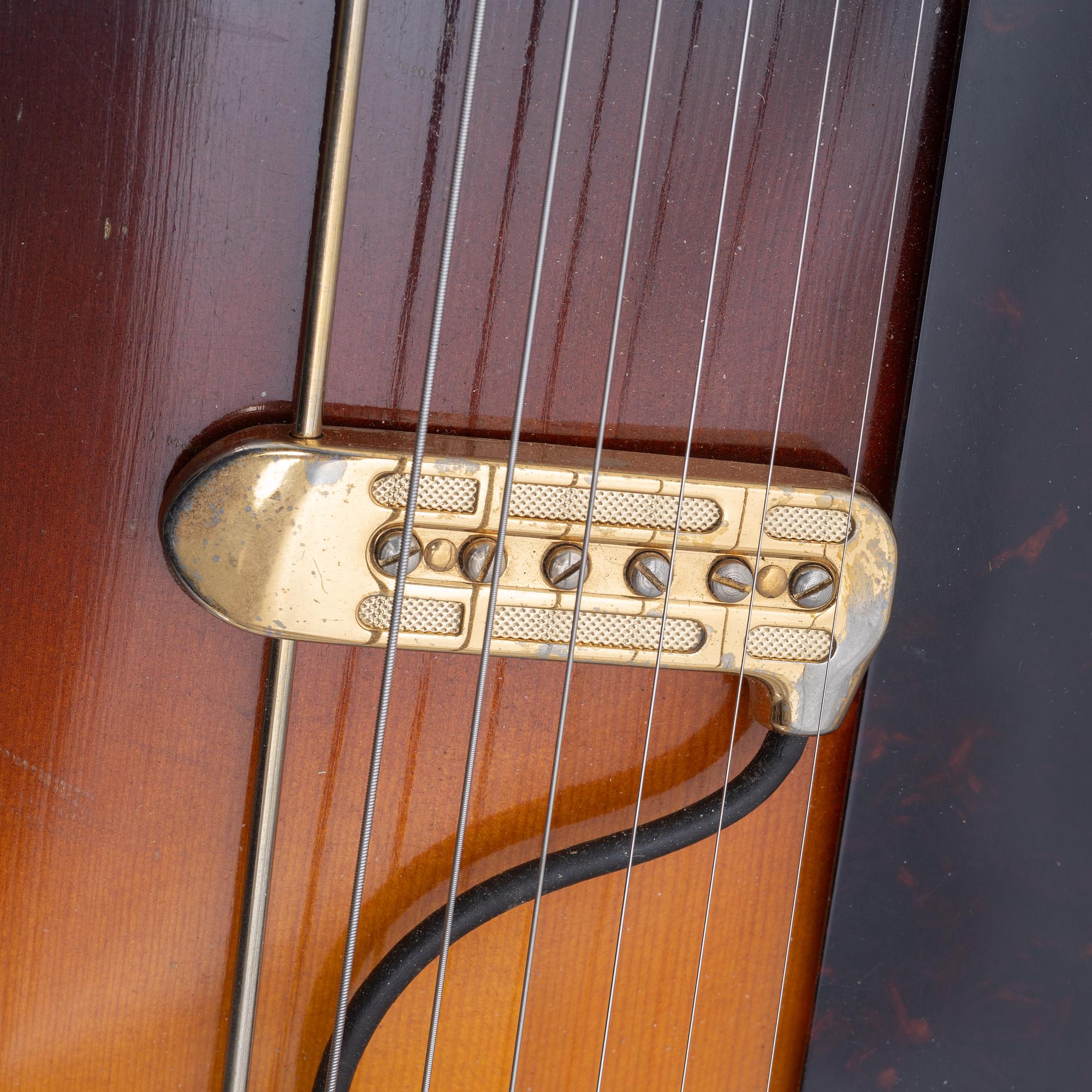 Gibson, "Wartime Special", halvakustisk gitarr, 1941, USA.