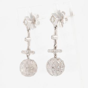 Earrings, 18K white gold with brilliant-cut diamonds.