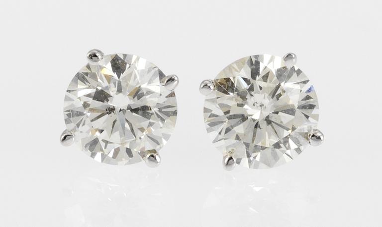 EARRINGS, brilliant cut diamonds, total weight 2.03 cts.