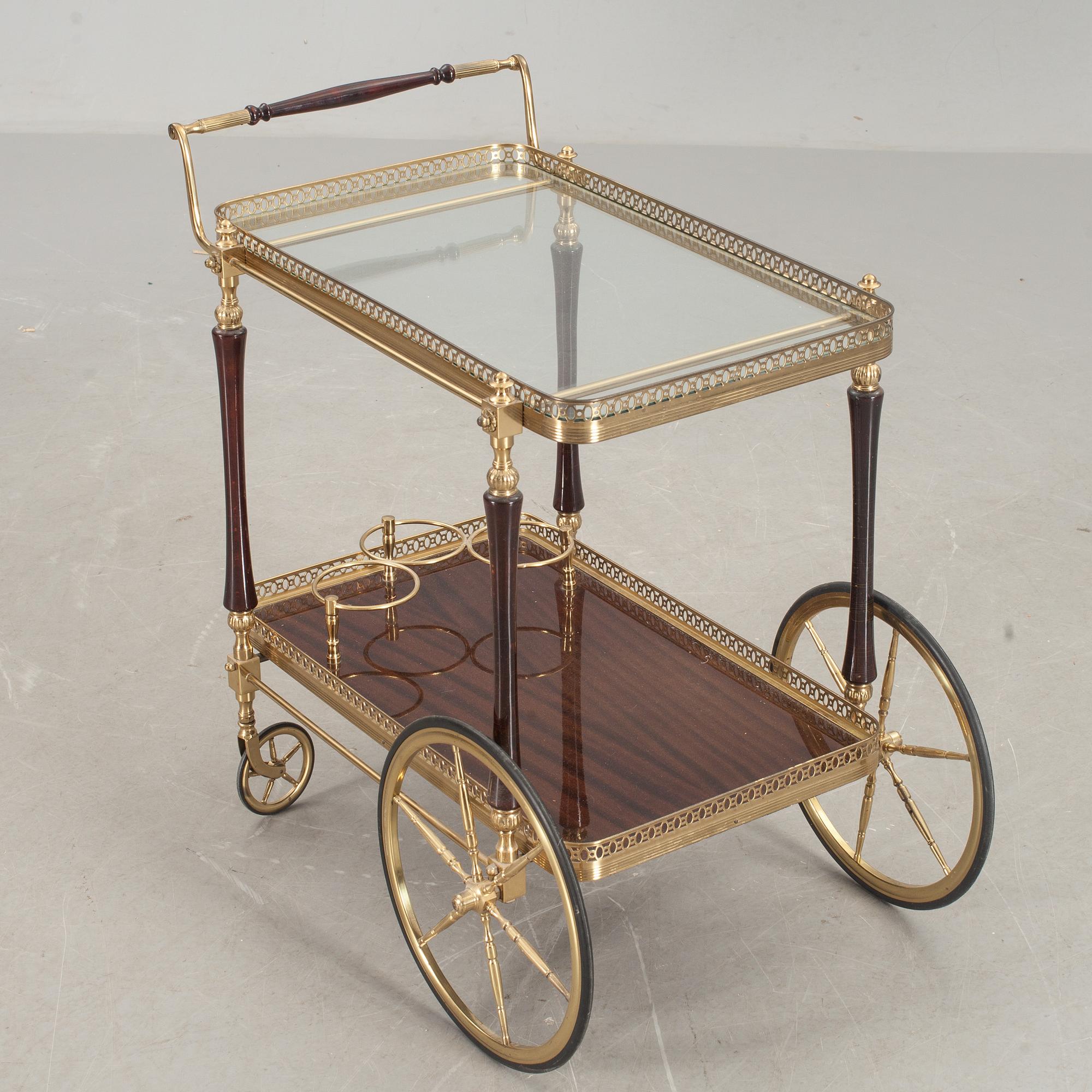 SERVERINGSVAGN, 1900-talets andra hälft.