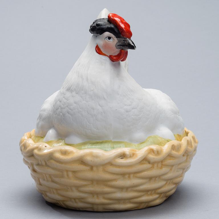 ÄGGÖMMA, porslin, 1900-talets början.