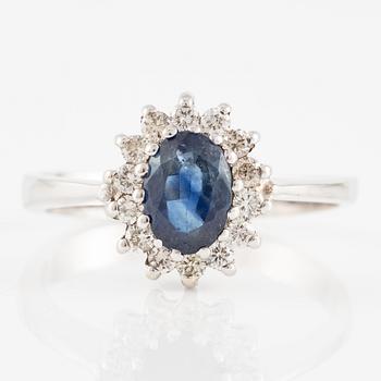 Ring, carved, 14K white gold with sapphire and brilliant-cut diamonds.