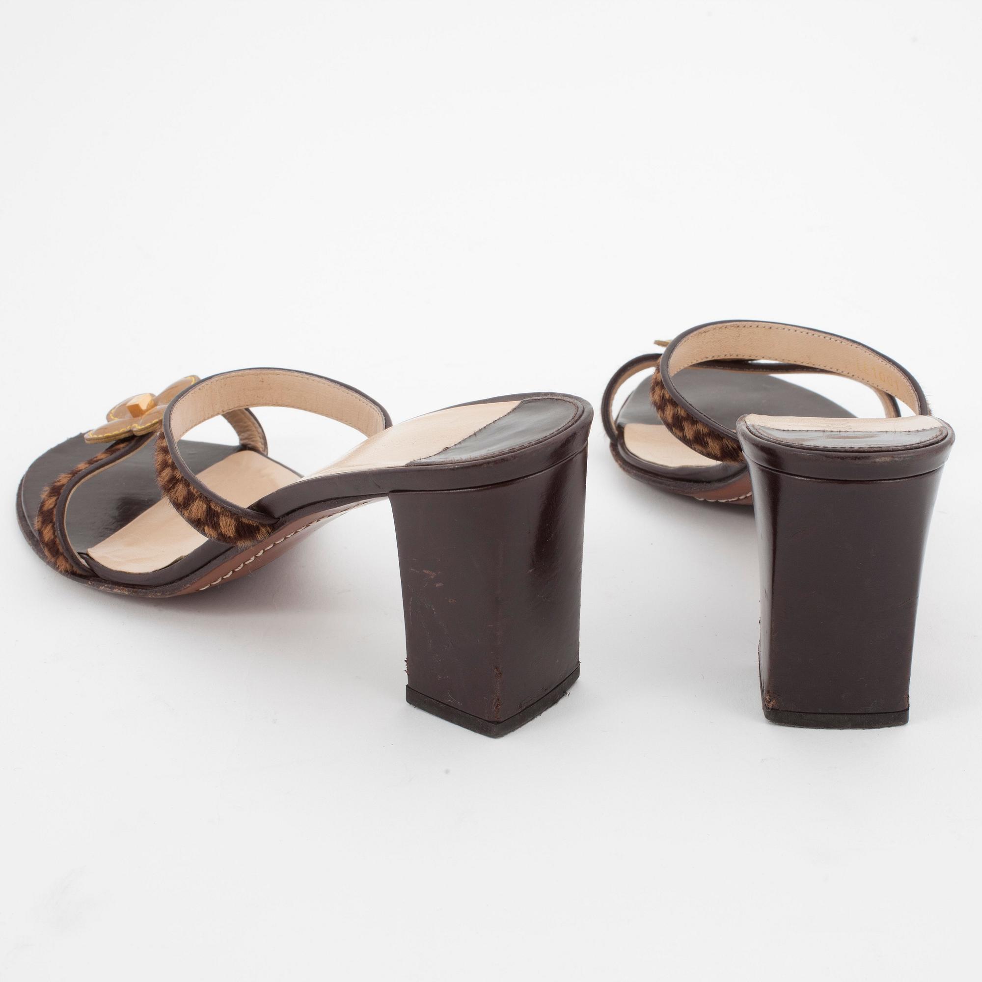 LOUIS VUITTON, ett par, sandaletter. Storlek 38.