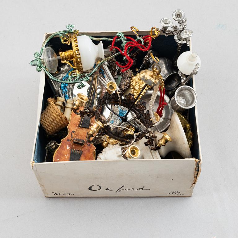 Dollhouse furniture, approx. 12 pieces, and dollhouse accessories, including Waltershausen, Germany, late 19th Century.