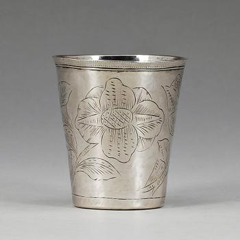 BÄGARE, silver, dat 1714 enligt gravyr. Vikt 92 g.