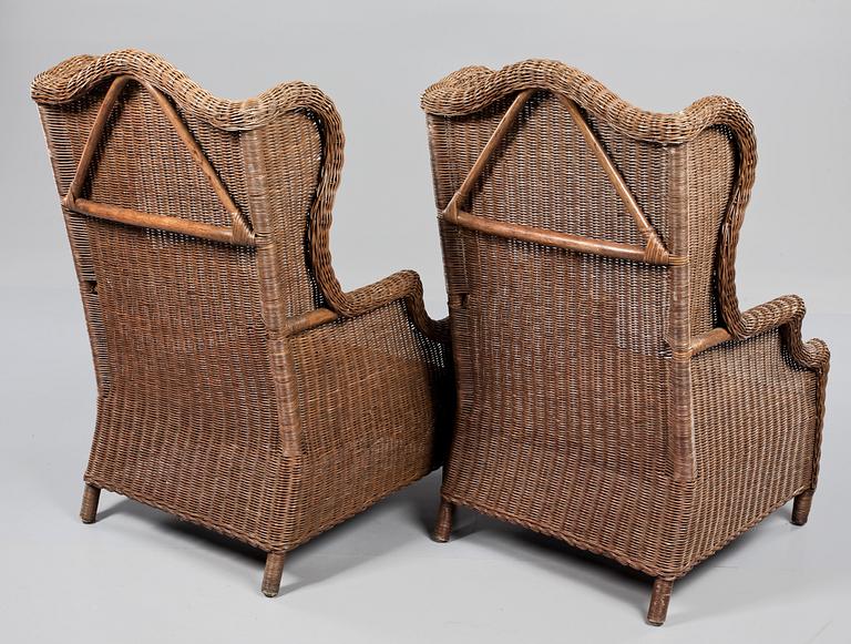 FÅTÖLJER, ett par, 1900-talets fjärde kvartal.