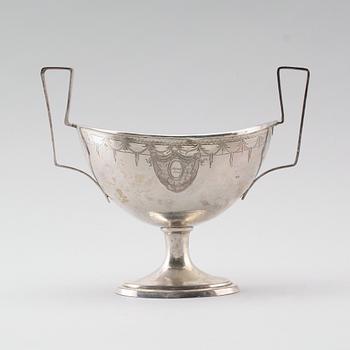 SOCKERSKÅL, silver, oidentifierade stämplar, sannolikt omkring år 1800.