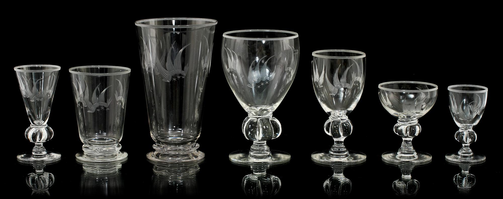 GLASSERVISDELAR, 95 st, 1900-talets första hälft.
