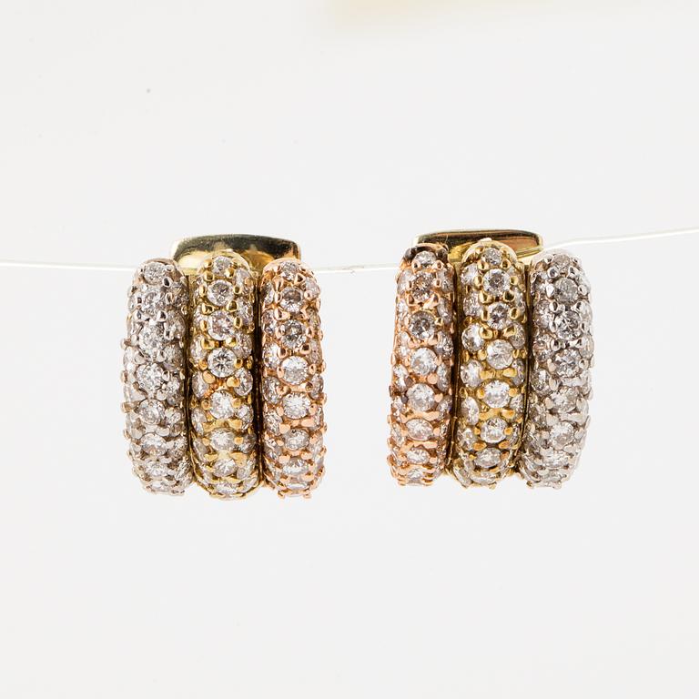 EARRINGS, 14K gold in three colours, with pavé set diamonds.