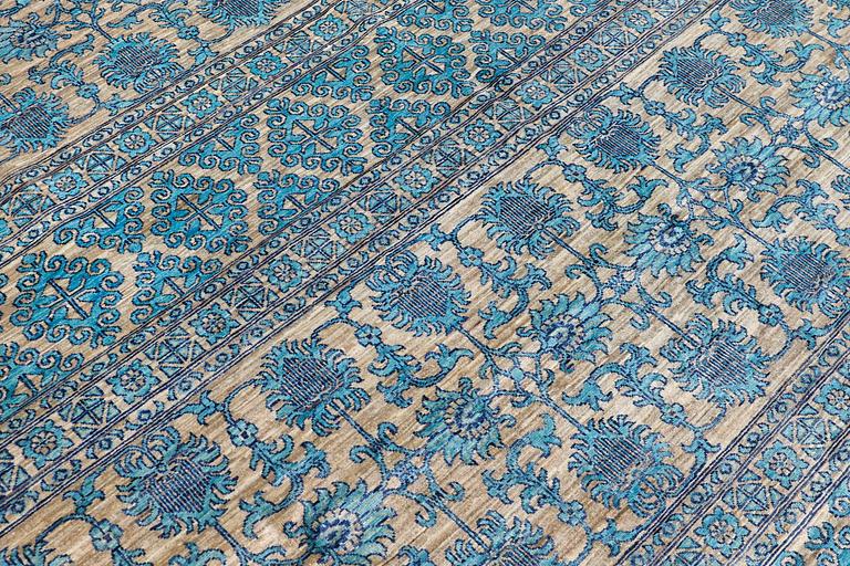 A Ziegler design rug, approx. 285 x 207 cm.