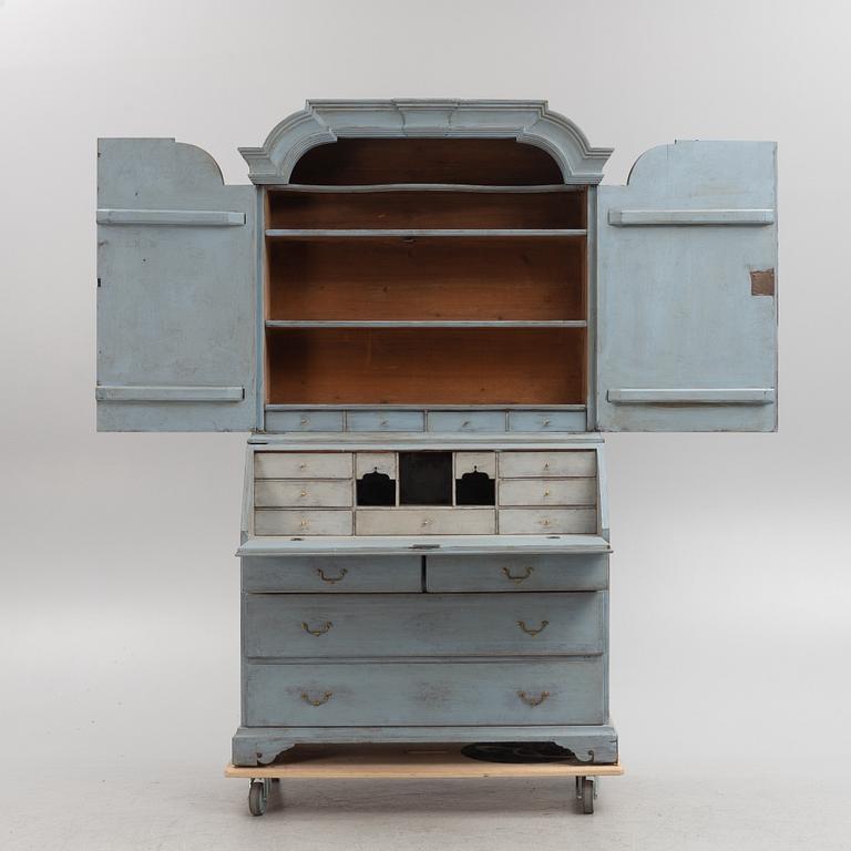 A cabinet, 19th Century.