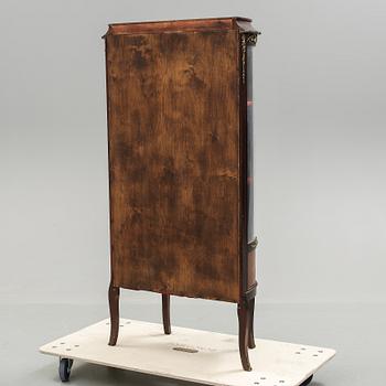 VITRINSKÅP, Louis XVI-stil, 1900-talets mitt.
