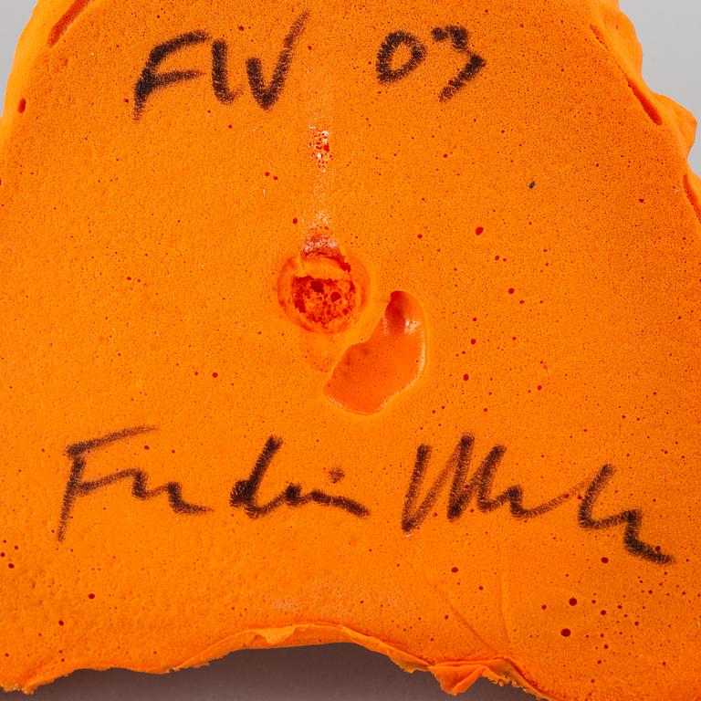 FREDRIK WRETMAN, skulptur, polyuretan, signerad och daterad 03.