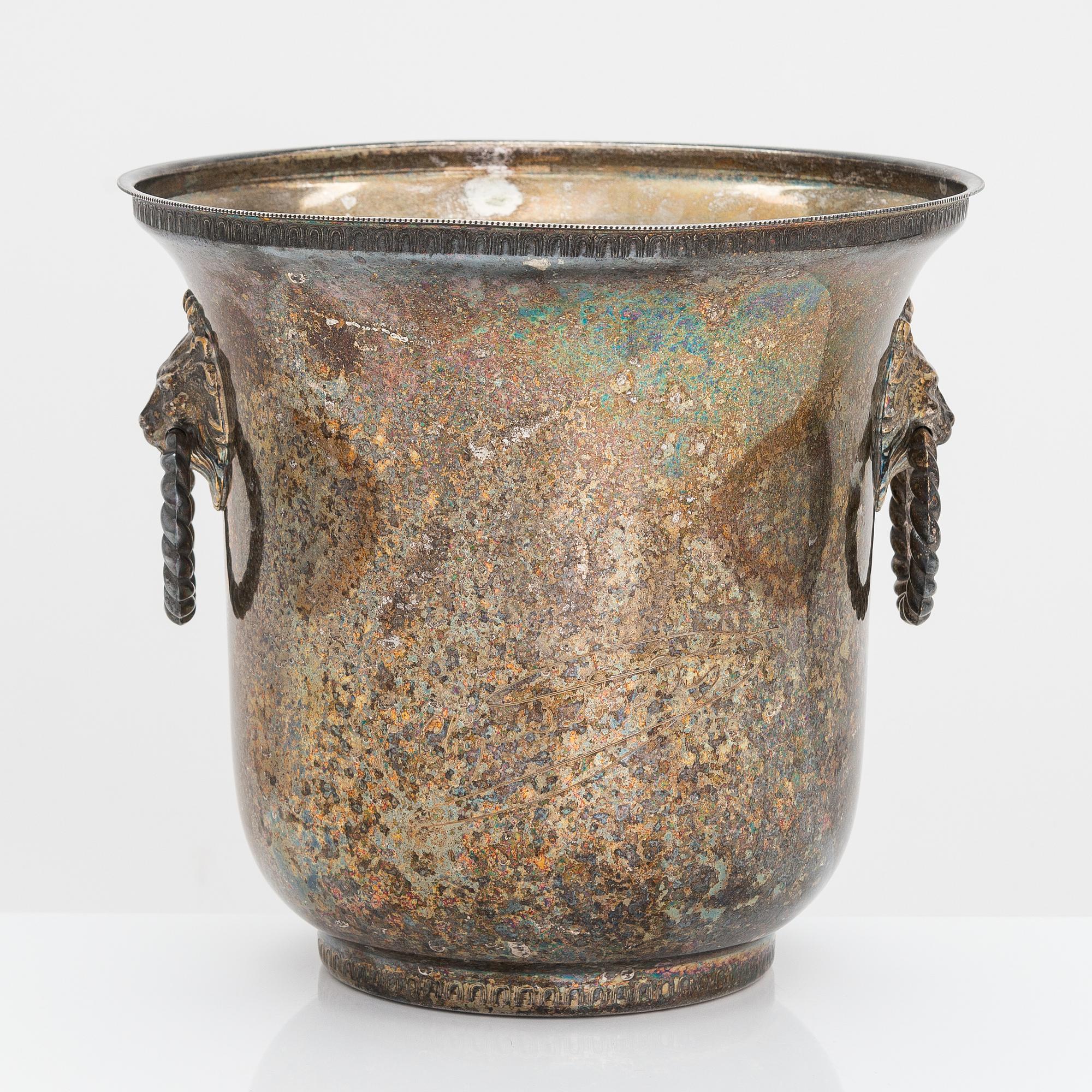 Chamapgnekylare,  Veuve Clicquot Ponsardin.