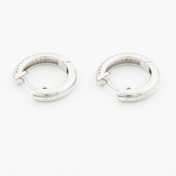 Hoop earrings 18K white gold with brilliant-cut diamonds.