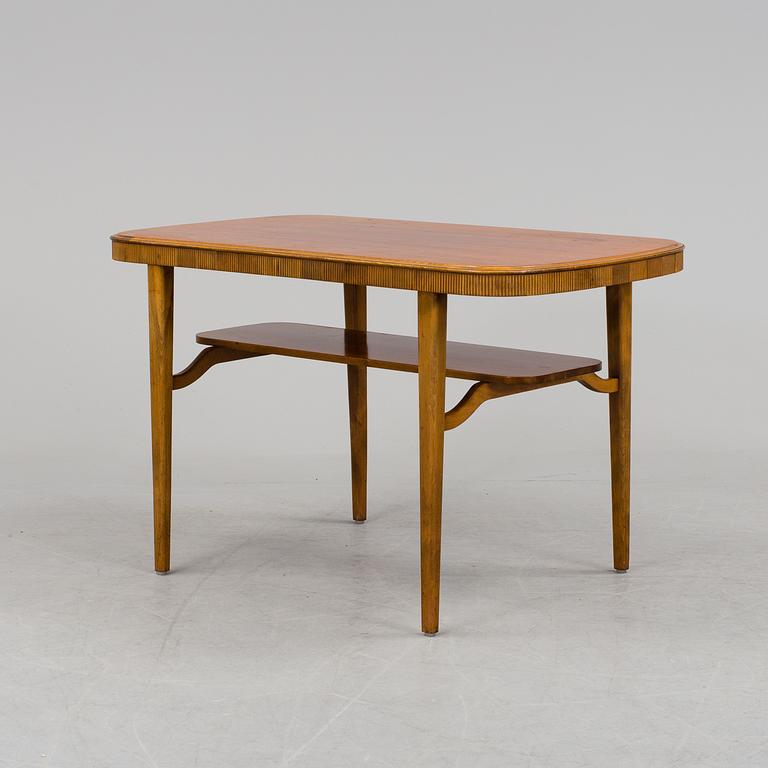 A 1940s table.