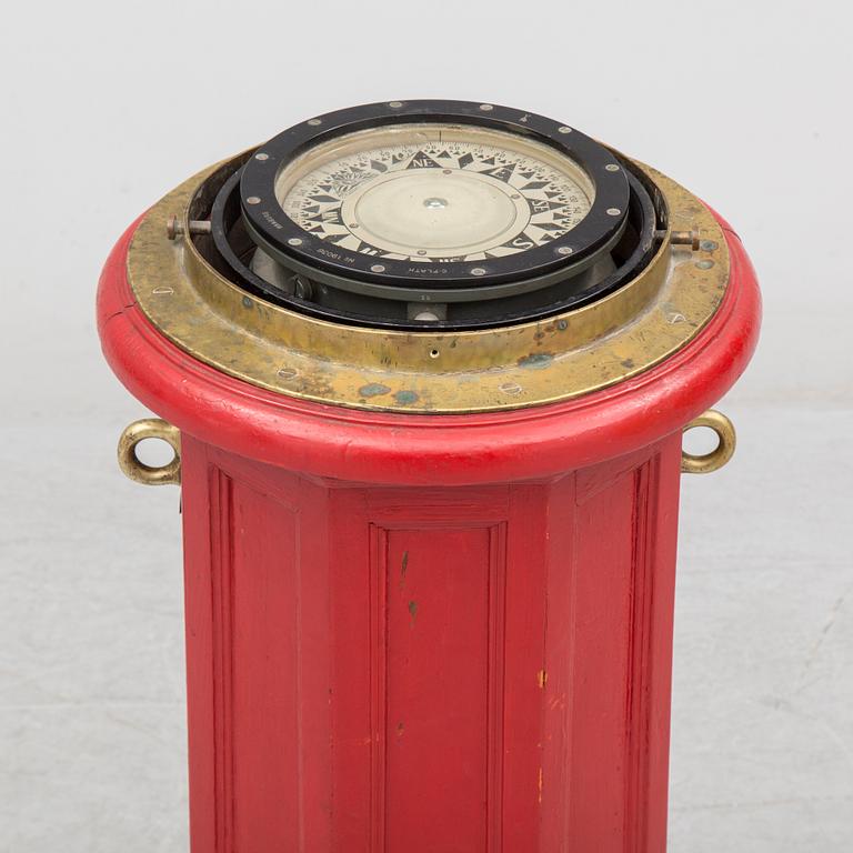 A C. Plath compass from Hamburg, Germany, first half of the 20th Century.