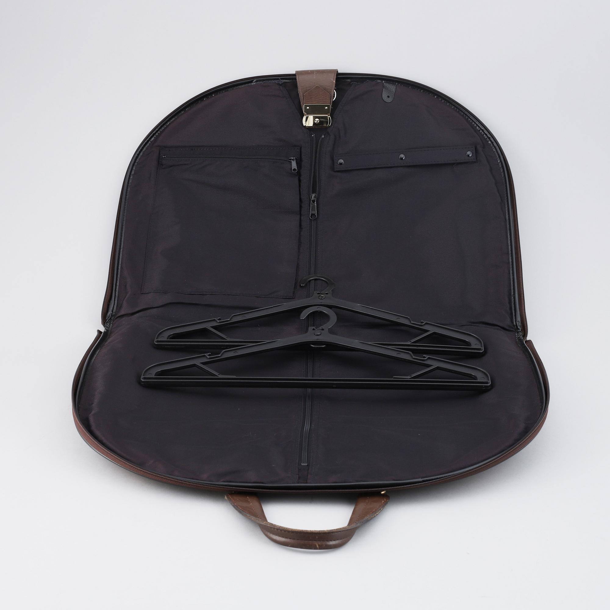 BURBERRY, resegarderob.