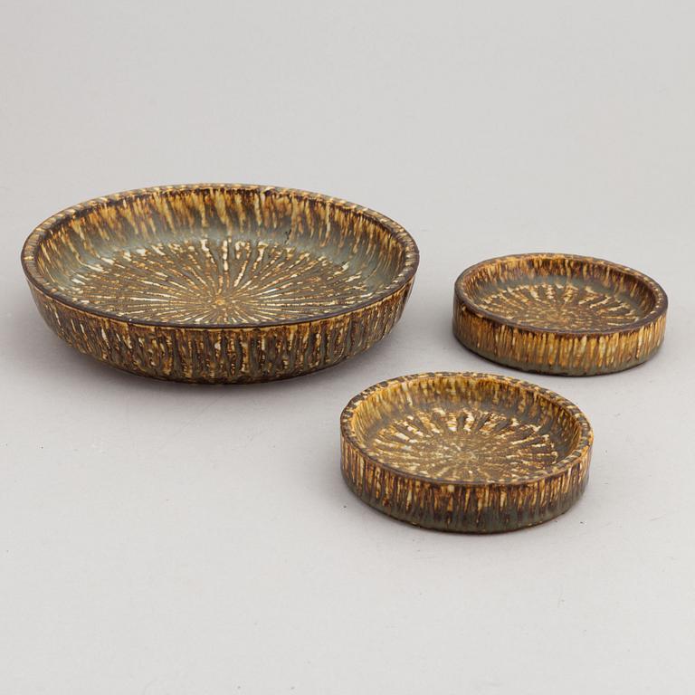 Gunnar Nylund, a set of three stoneware bowls, Rörstrand.