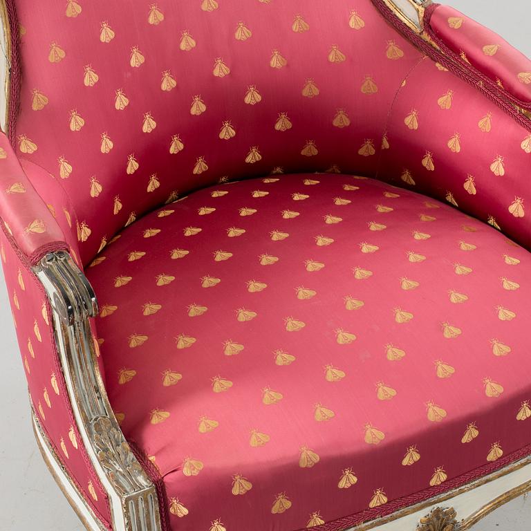 A LOUIS XVI STYLE BERGERE, 20th century.