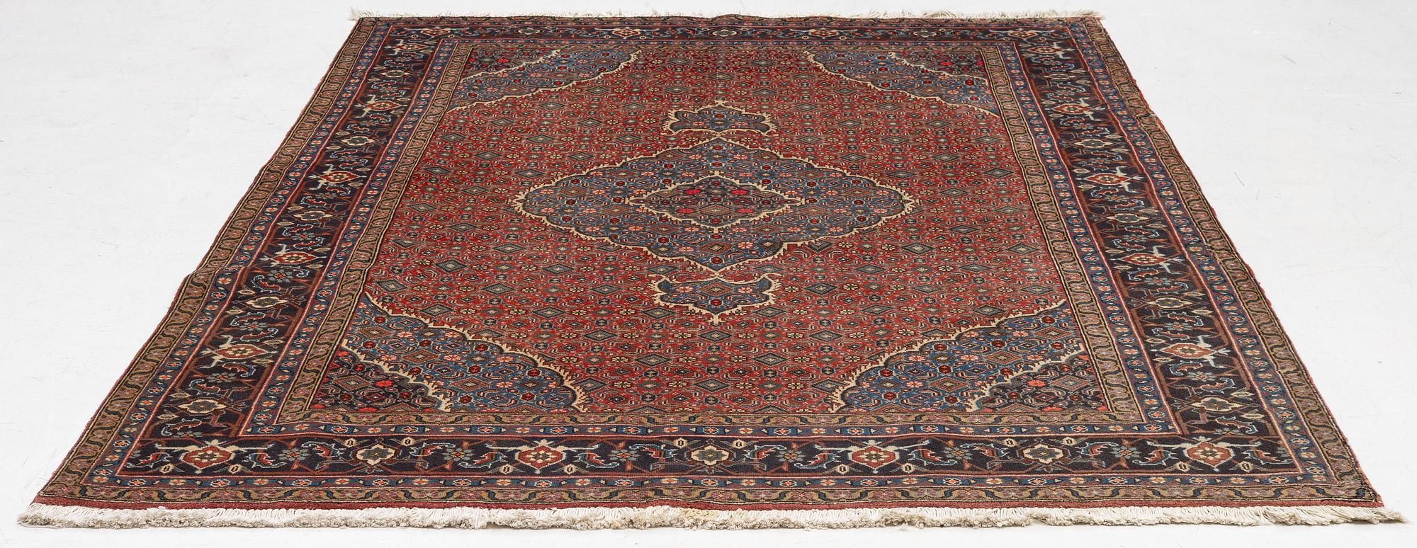 An Ardabil carpet approx. 295 x 200 cm.