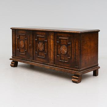 SIDEBOARD, sannolikt Axel Einar Hjorth, betsad björk, AB Svenska Möbelfabrikerna, Bodafors, 1920/30-tal.