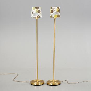 GOLVLAMPA, ett par, 1900-talets andra hälft.