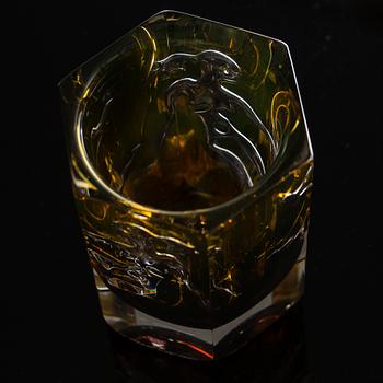 AN OLLE ALBERIUS ARIEL VASE, ORREFORS GALLERY -88.