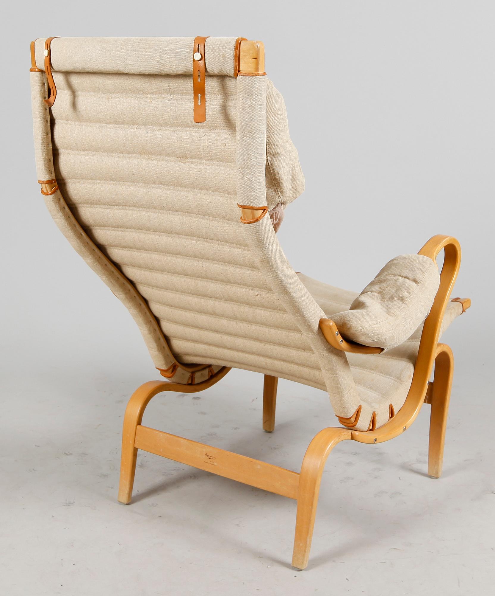 FÅTÖLJ, "Pernilla", Bruno Mathsson, 1900-talets andra hälft.