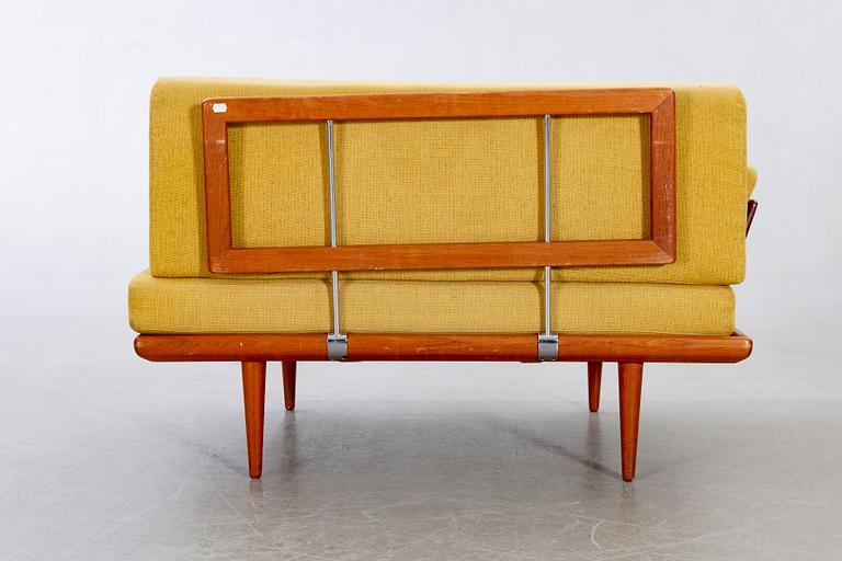 Peter Hvidt & Orla Mølgaard Nielsen,.