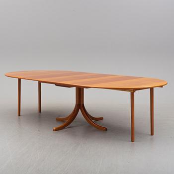 A '771' dining table by Josef Frank, Firma Svenskt Tenn.